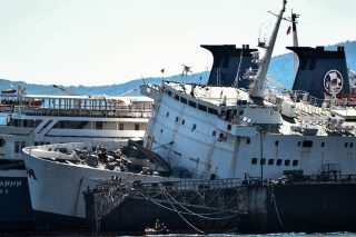 Ξαφνική εισροή υδάτων και κλίση στο παροπλισμένο πλοίο «Πηνελόπη Α»